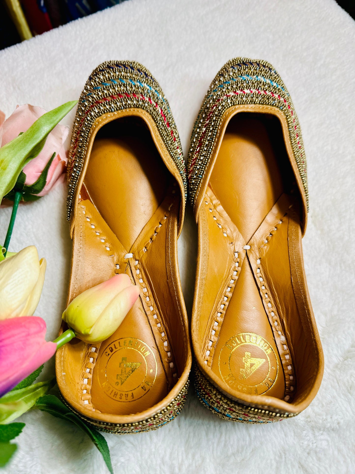Multicoloured Premium designer pure leather Jutti with double cushion and highlighted with all handwork
