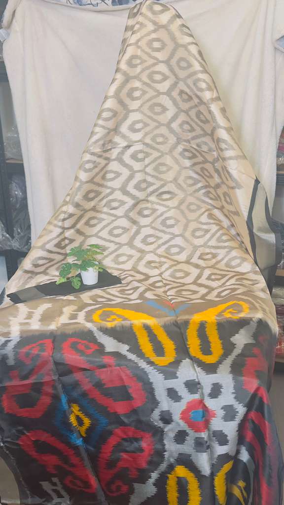 Beige & black pure silk Pochampalli ikkat Handloom Saree